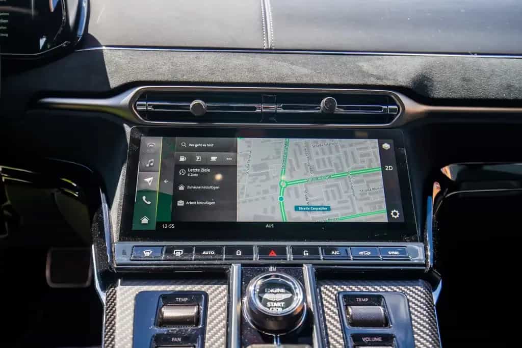 Aston Martin V8 Vantage Carbon /360 Cam/Warranty/Adapt. Susp./Track Mode 09/2024-photo-22