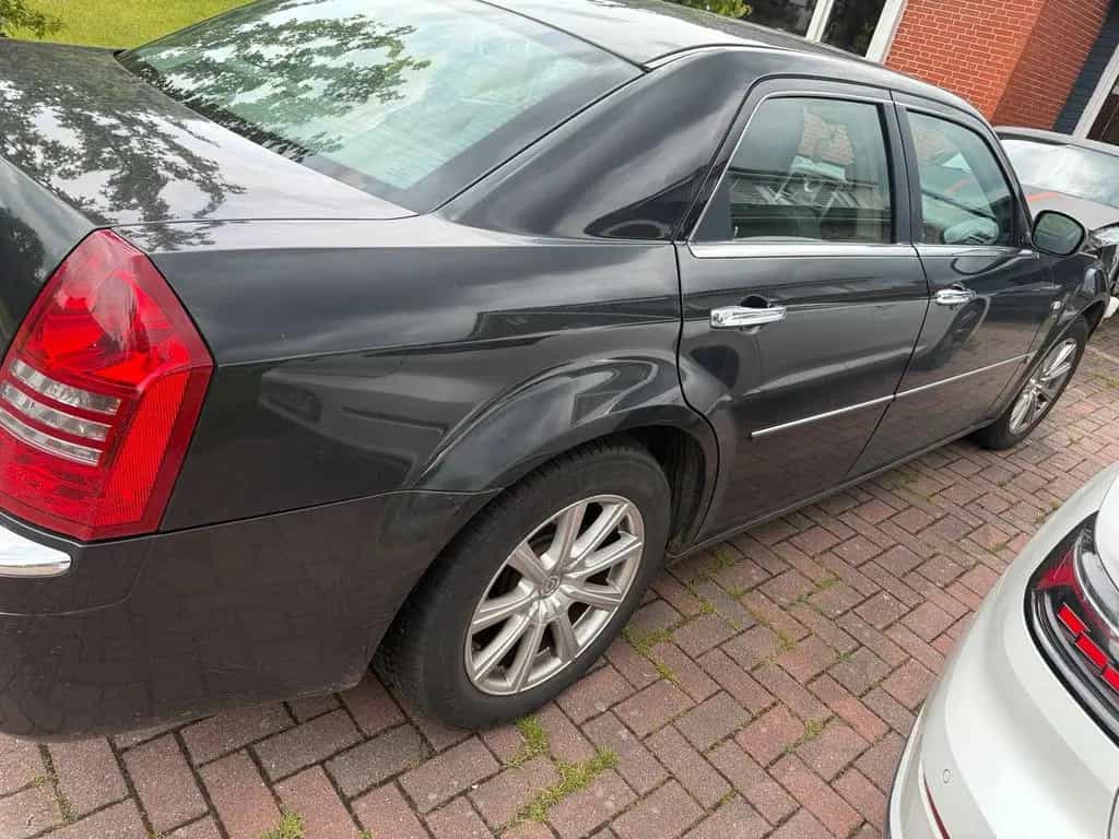 Chrysler 300C 3.5 V6 Vollausstattung Leder... 10/2004-photo-1