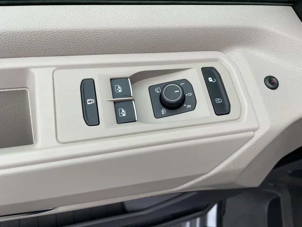 Volkswagen T7 Multivan Lang LÜ HUD ACC Pano Memo AHK Kamera 09/2023-photo-43