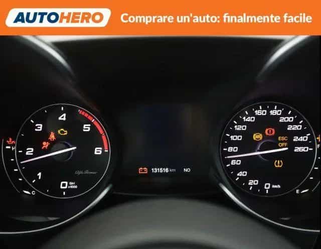 Alfa Romeo Giulia ALFA ROMEO Giulia 2.2 Turbodiesel 150 CV 09/2017-photo-10