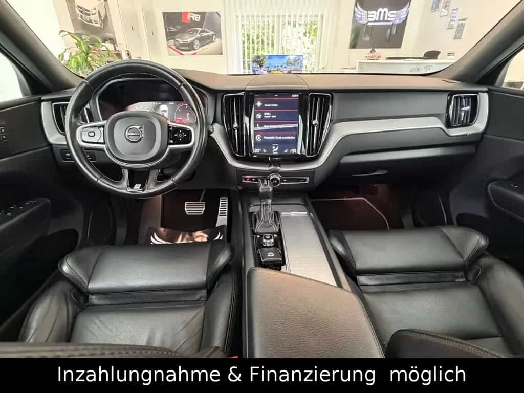 Volvo XC60 R Design Pano.AHK.Garantie 05.2027 12/2018-photo-1