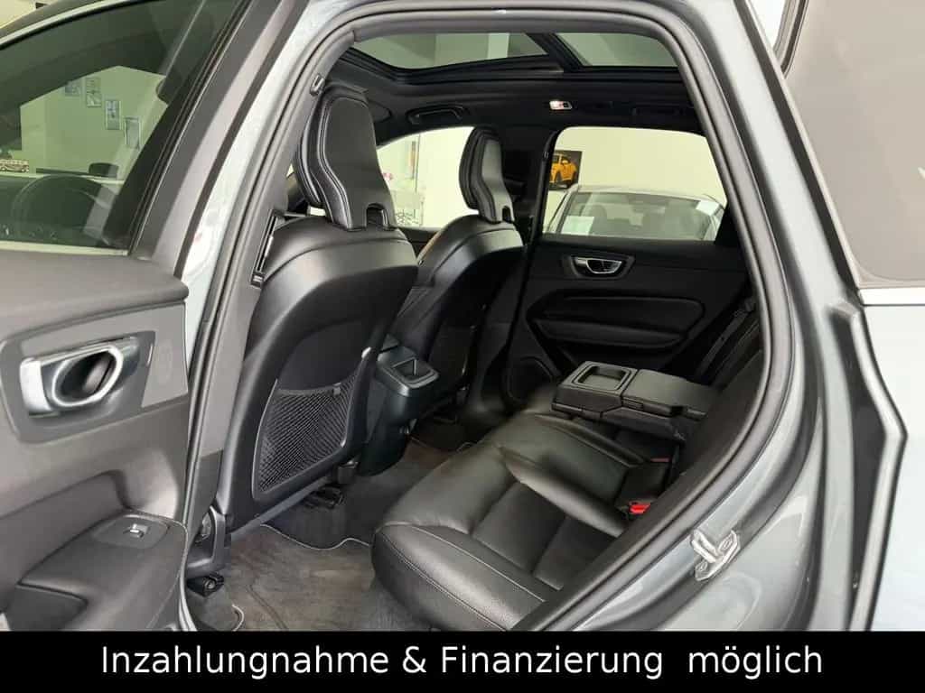 Volvo XC60 R Design Pano.AHK.Garantie 05.2027 12/2018-photo-10