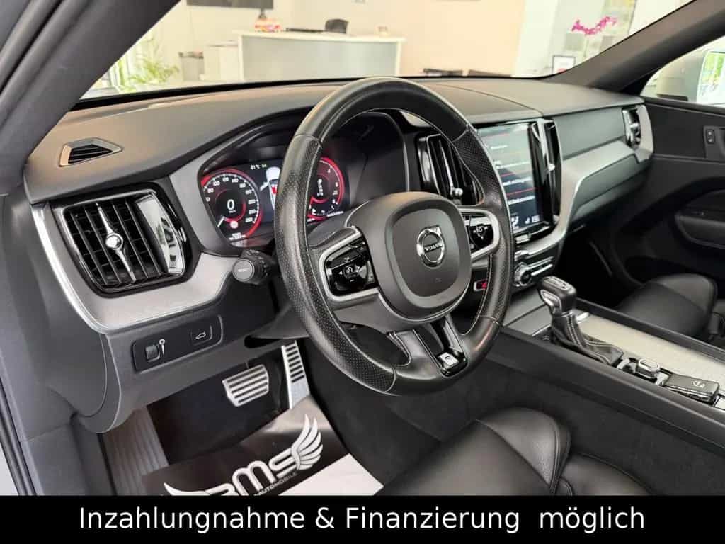 Volvo XC60 R Design Pano.AHK.Garantie 05.2027 12/2018-photo-11