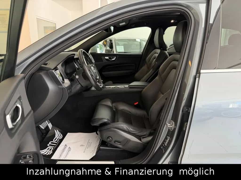 Volvo XC60 R Design Pano.AHK.Garantie 05.2027 12/2018-photo-13