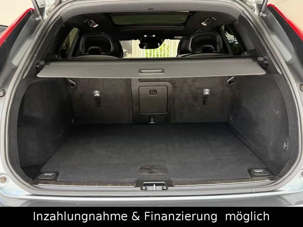 Volvo XC60 R Design Pano.AHK.Garantie 05.2027 12/2018-photo-14