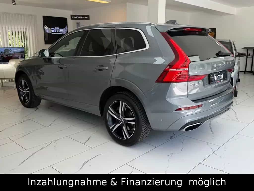 Volvo XC60 R Design Pano.AHK.Garantie 05.2027 12/2018-photo-2
