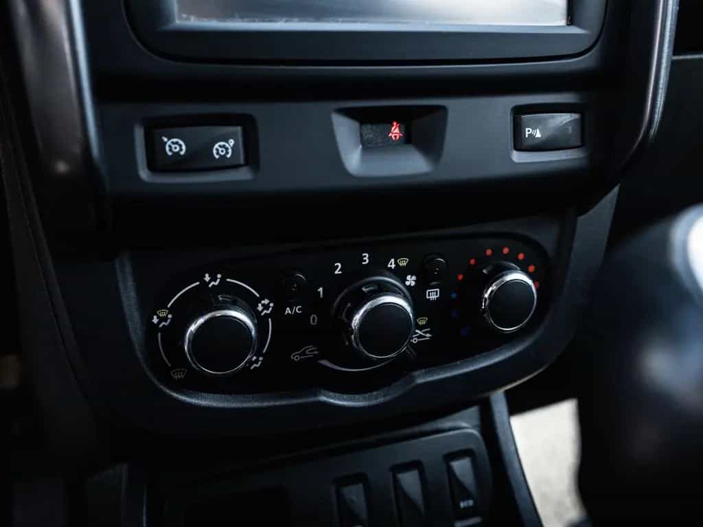 Dacia Duster I Prestige 4x2 06/2016-photo-29