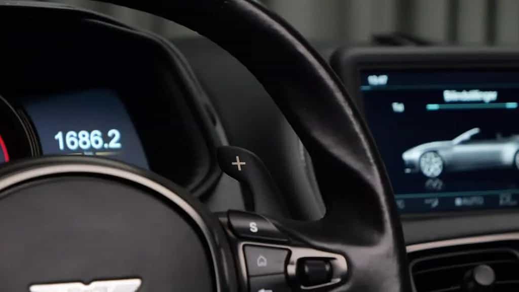 Aston Martin DB11 4.0 V8 Volante 10/2019-photo-16