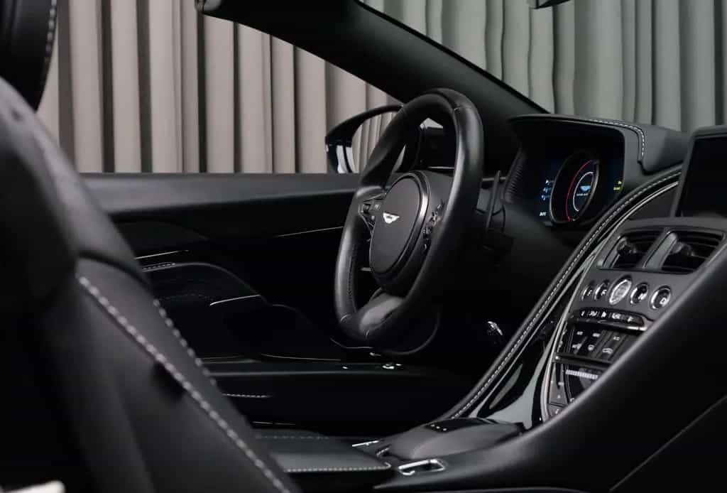 Aston Martin DB11 4.0 V8 Volante 10/2019-photo-3