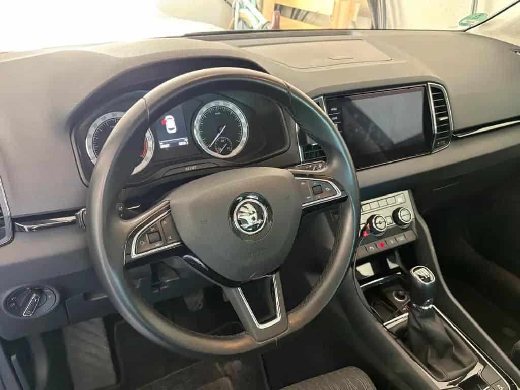 Skoda Karoq 2.0l TDI STYLE, Pano, Service, Winterrader 01/2020-photo-2