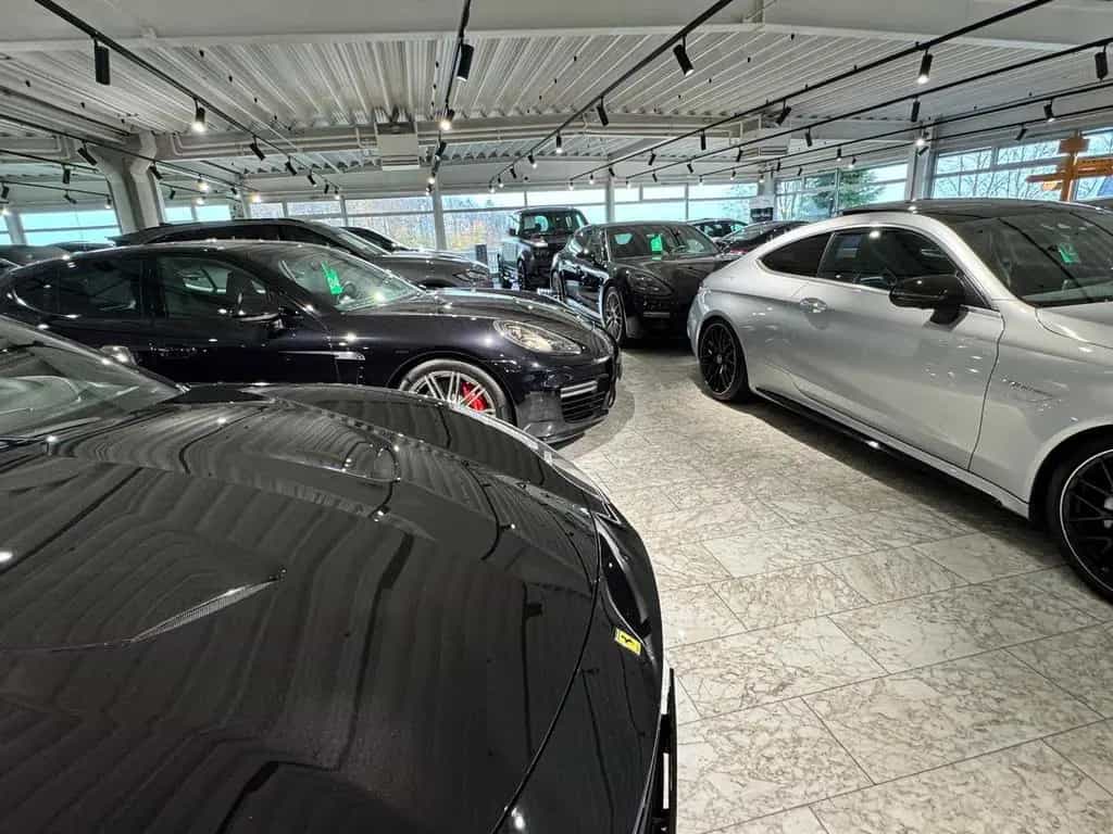 Land Rover Range Rover Rover Velar R-DYNAMIC-SE*PANO*STANDHEIZUNG 01/2018-photo-5