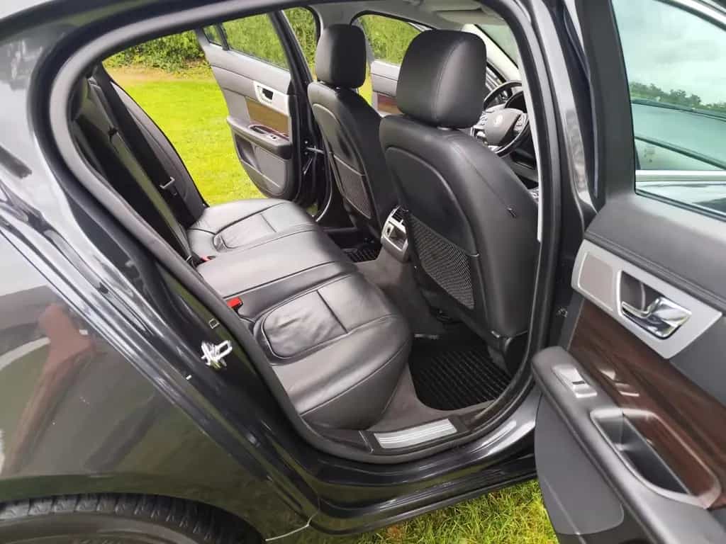 Jaguar XF 3.0 V6 Diesel /ÖL-REIFEN-BREMSEN VO&HI NEU 06/2012-photo-13