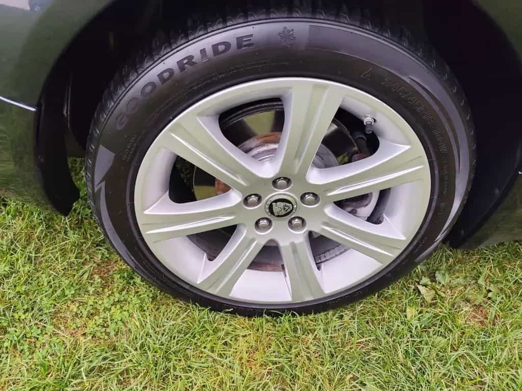 Jaguar XF 3.0 V6 Diesel /ÖL-REIFEN-BREMSEN VO&HI NEU 06/2012-photo-19