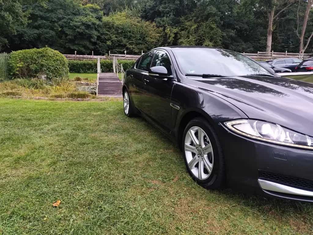 Jaguar XF 3.0 V6 Diesel /ÖL-REIFEN-BREMSEN VO&HI NEU 06/2012-photo-4