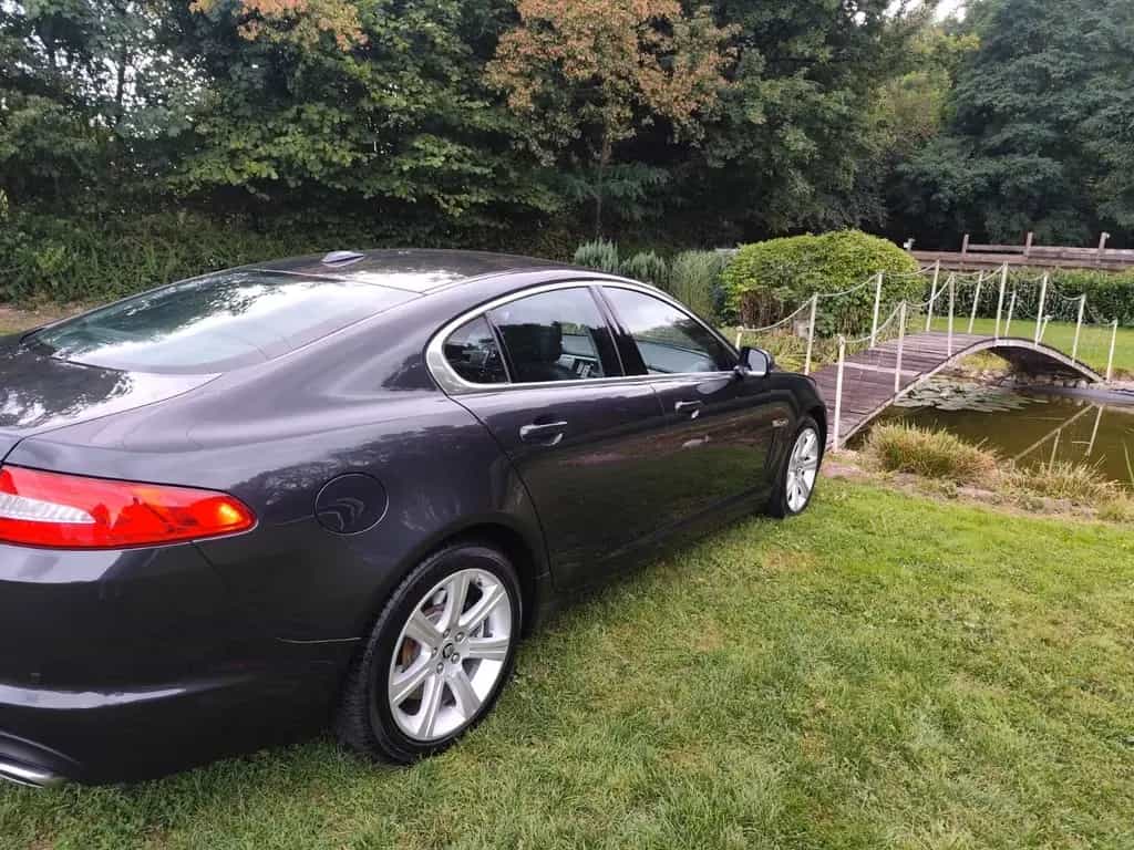 Jaguar XF 3.0 V6 Diesel /ÖL-REIFEN-BREMSEN VO&HI NEU 06/2012-photo-5