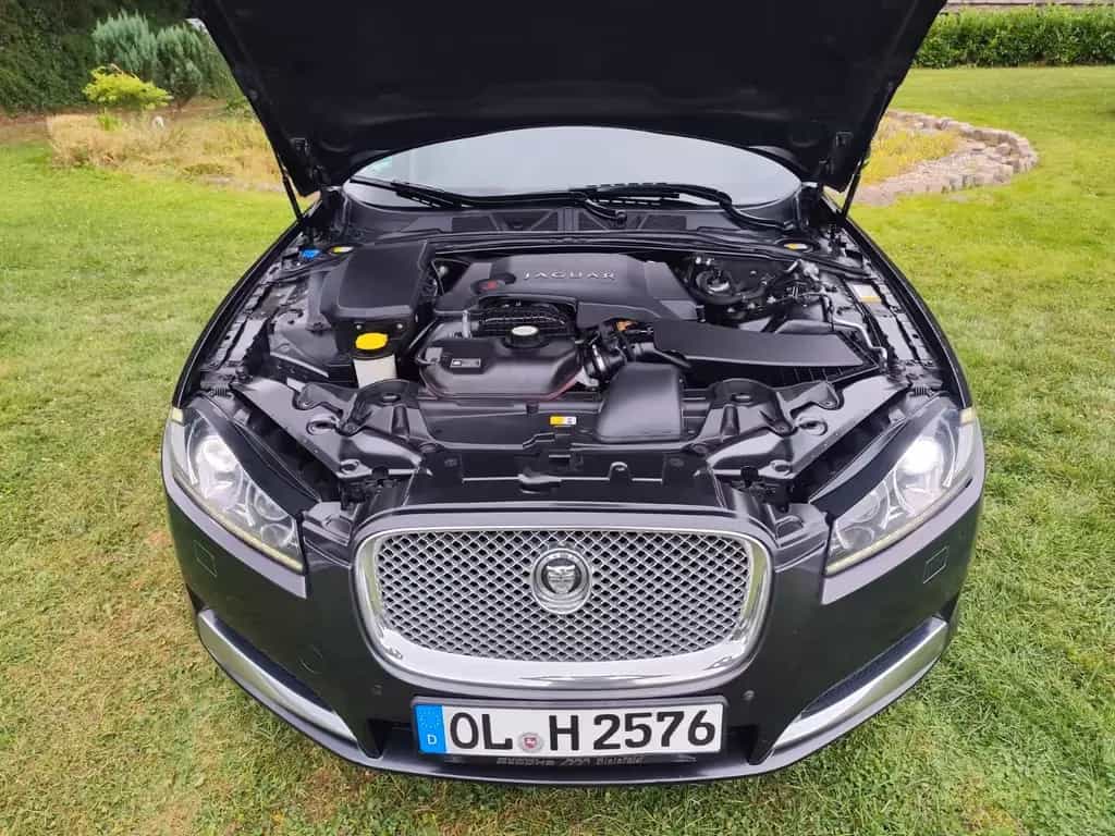 Jaguar XF 3.0 V6 Diesel /ÖL-REIFEN-BREMSEN VO&HI NEU 06/2012-photo-8