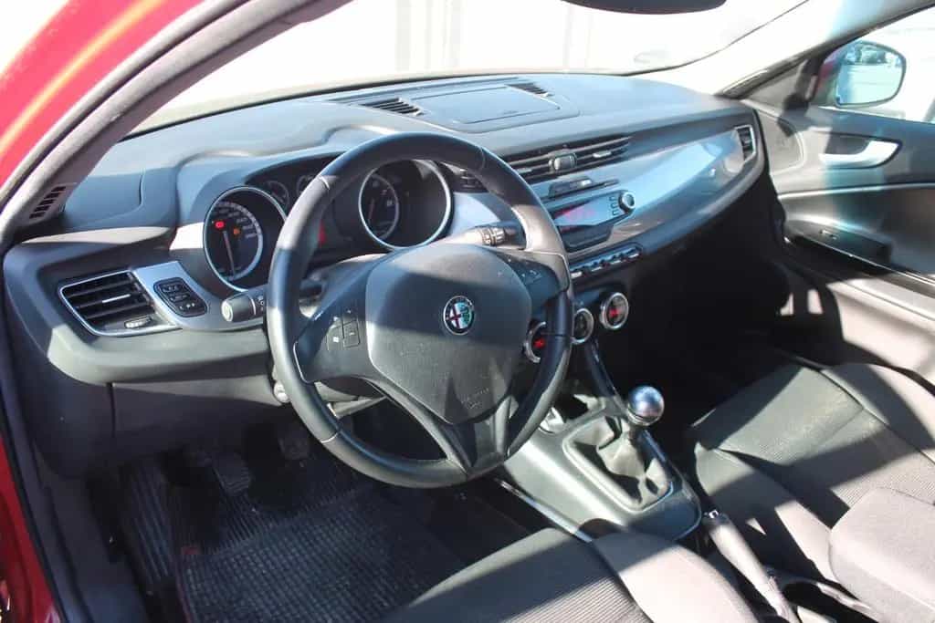Alfa Romeo Giulietta Turismo 04/2011-photo-10