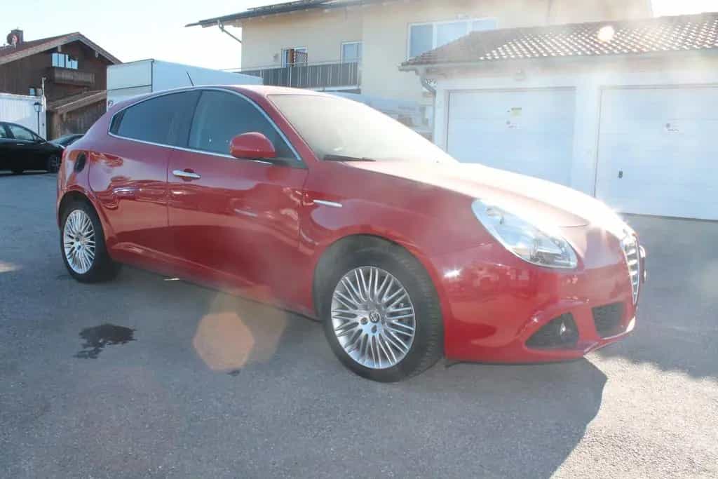 Alfa Romeo Giulietta Turismo 04/2011-photo-2