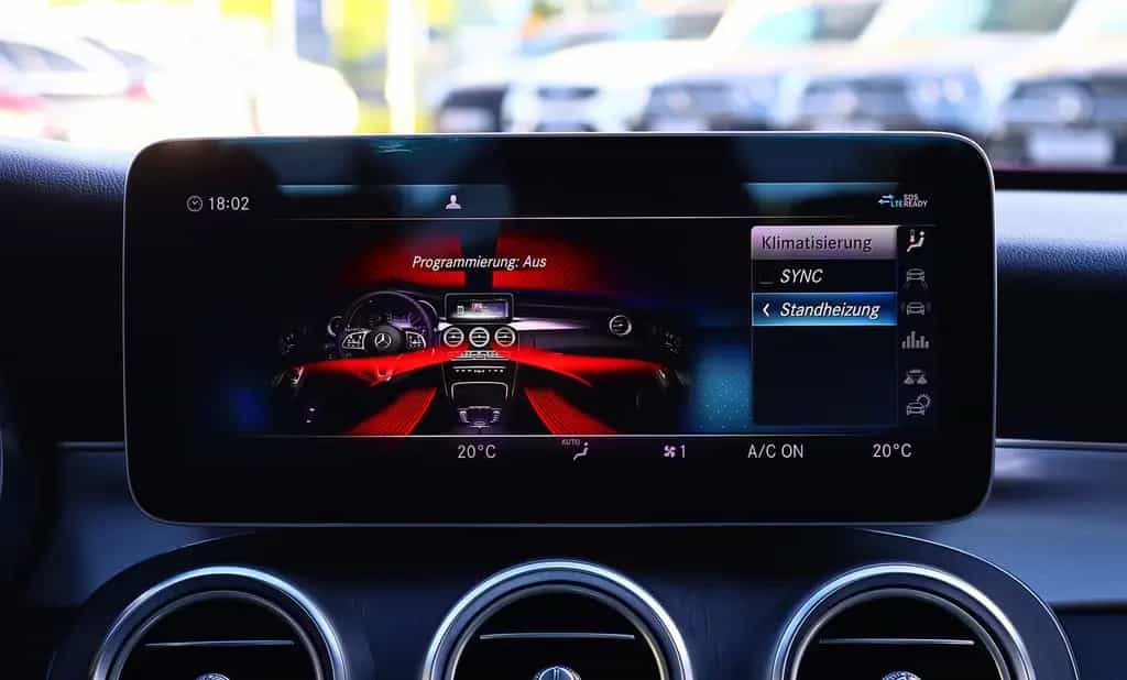 Mercedes-Benz C 200 Coupe 4M AMG KAMERA+PANO+STANDHZG+MULTIBEM 11/2018-photo-19