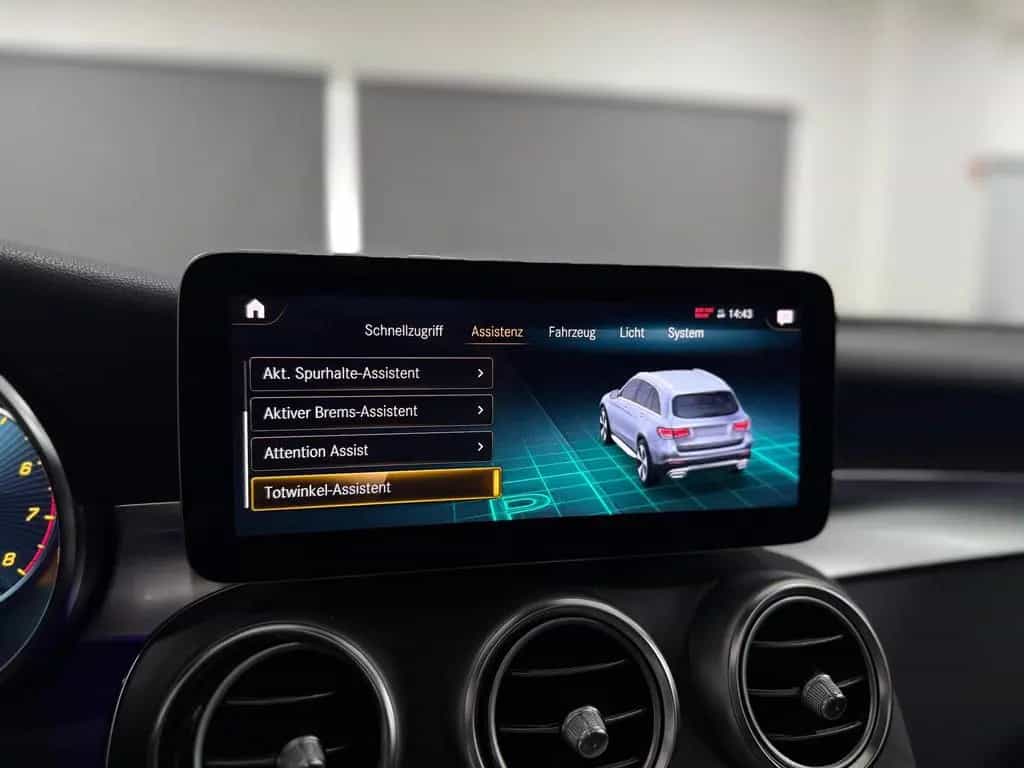 Mercedes-Benz GLC 300 4M AMG-LINE*PANO*NIGHT*DIGITAL TACHO*LED 04/2022-photo-32