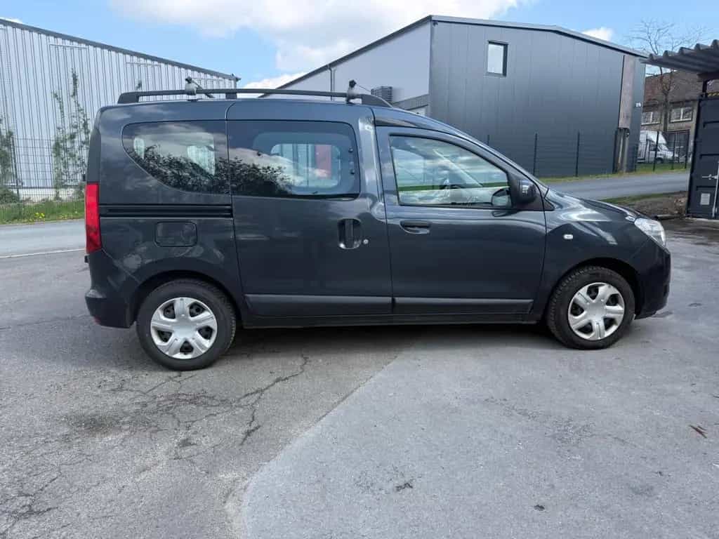 Dacia Dokker Laureate 11/2014-photo-2