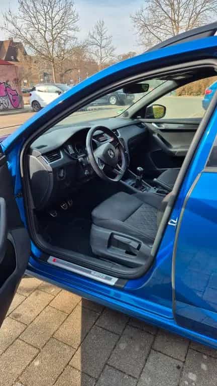 Skoda Octavia 2.0 TSI DSG RS 230 Combi RS 09/2017-photo-9