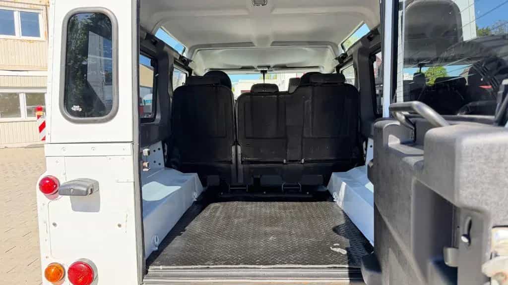 Land Rover Defender 110 E Station Wagon 2,2 1Hand Tausch Mö 12/2012-photo-13