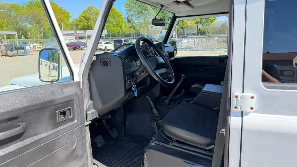 Land Rover Defender 110 E Station Wagon 2,2 1Hand Tausch Mö 12/2012-photo-14