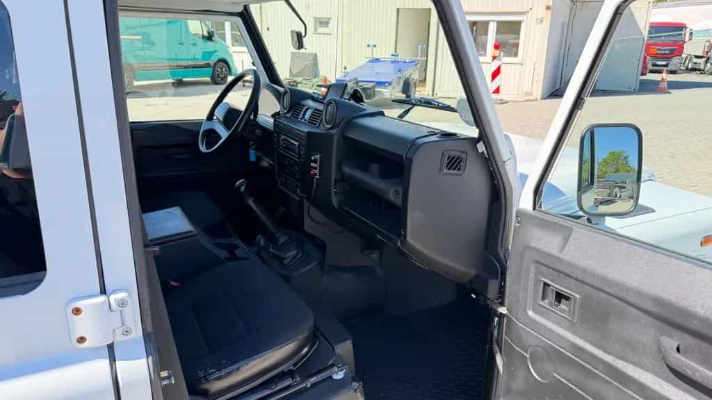 Land Rover Defender 110 E Station Wagon 2,2 1Hand Tausch Mö 12/2012-photo-18
