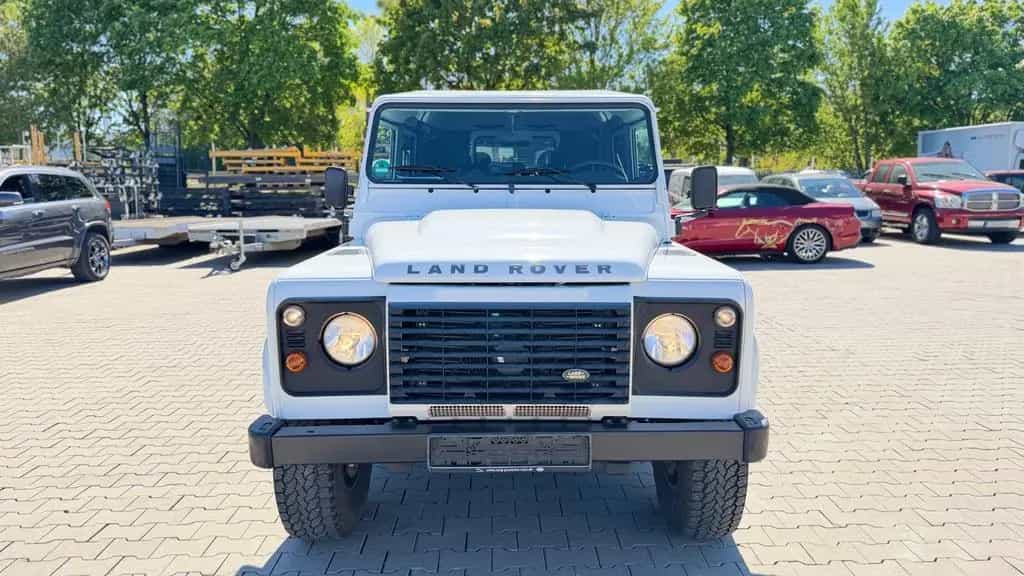 Land Rover Defender 110 E Station Wagon 2,2 1Hand Tausch Mö 12/2012-photo-2