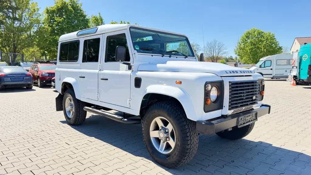 Land Rover Defender 110 E Station Wagon 2,2 1Hand Tausch Mö 12/2012-photo-4