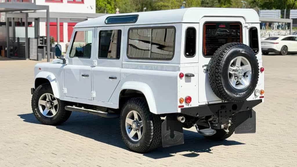 Land Rover Defender 110 E Station Wagon 2,2 1Hand Tausch Mö 12/2012-photo-5