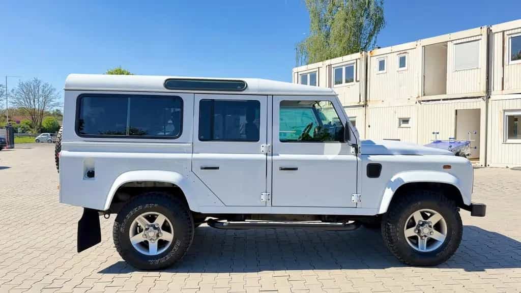 Land Rover Defender 110 E Station Wagon 2,2 1Hand Tausch Mö 12/2012-photo-7