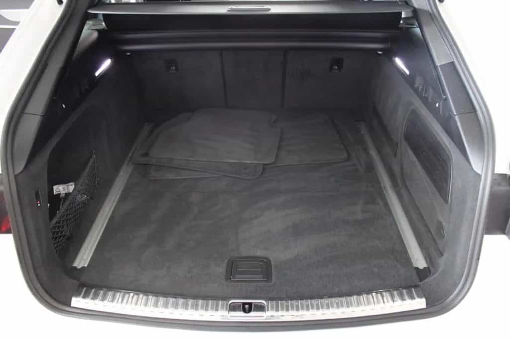 Audi A6 Avant 40 TDI quattro sport Black-Optik 03/2023-photo-10