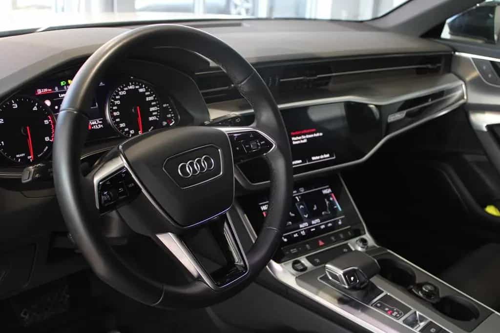 Audi A6 Avant 40 TDI quattro sport Black-Optik 03/2023-photo-17