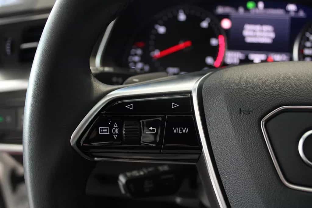 Audi A6 Avant 40 TDI quattro sport Black-Optik 03/2023-photo-19