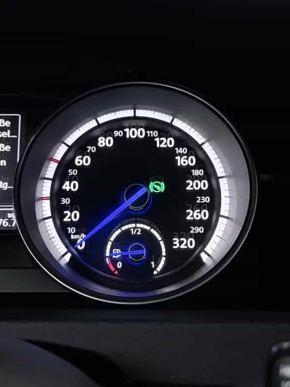 Volkswagen Golf 7. R BMT 4Motion ( Navi * SHZ * PDC ) 05/2014-photo-22