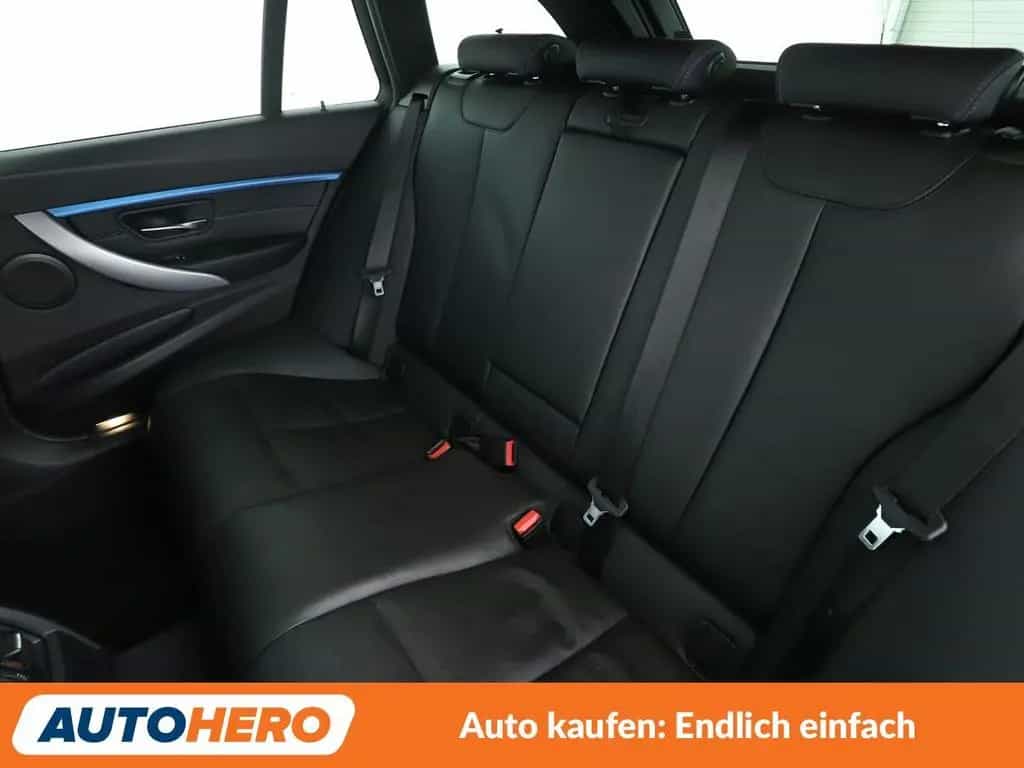 BMW 3 Series 330i M Sport Aut.*NAVI*LED*TEMPO*PANO*PDC*SHZ* 04/2019-photo-12