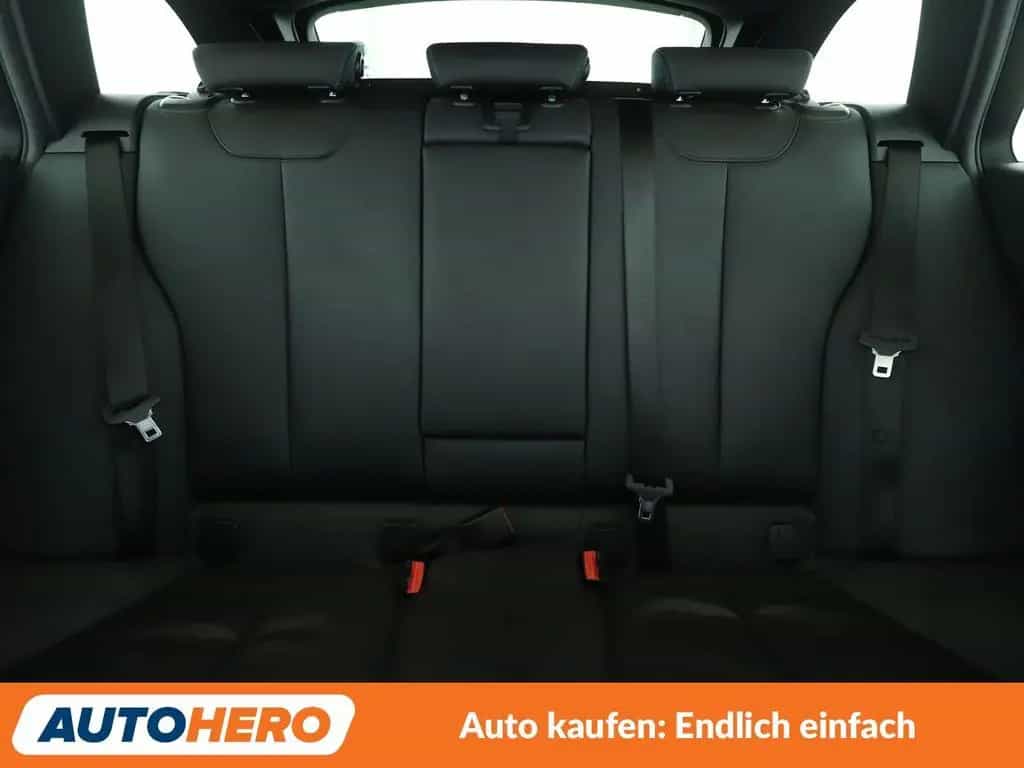 BMW 3 Series 330i M Sport Aut.*NAVI*LED*TEMPO*PANO*PDC*SHZ* 04/2019-photo-13