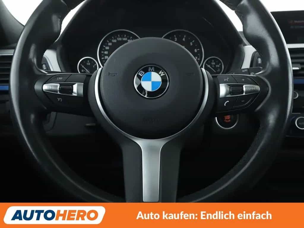 BMW 3 Series 330i M Sport Aut.*NAVI*LED*TEMPO*PANO*PDC*SHZ* 04/2019-photo-17