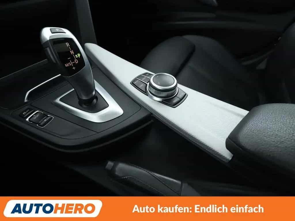 BMW 3 Series 330i M Sport Aut.*NAVI*LED*TEMPO*PANO*PDC*SHZ* 04/2019-photo-22