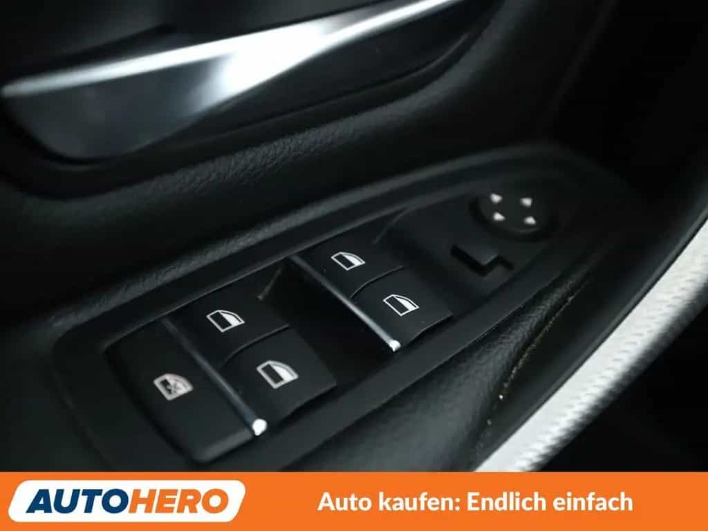BMW 3 Series 330i M Sport Aut.*NAVI*LED*TEMPO*PANO*PDC*SHZ* 04/2019-photo-23