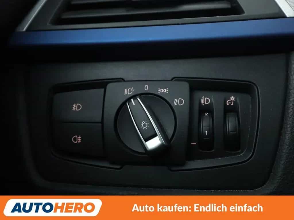 BMW 3 Series 330i M Sport Aut.*NAVI*LED*TEMPO*PANO*PDC*SHZ* 04/2019-photo-24