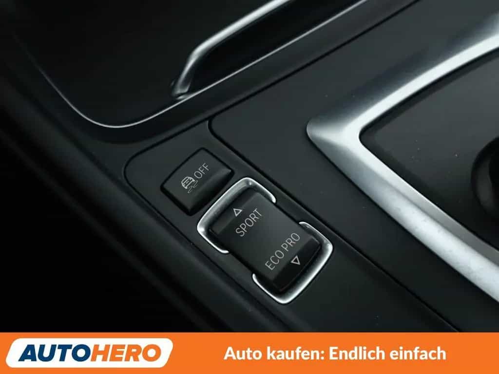 BMW 3 Series 330i M Sport Aut.*NAVI*LED*TEMPO*PANO*PDC*SHZ* 04/2019-photo-25