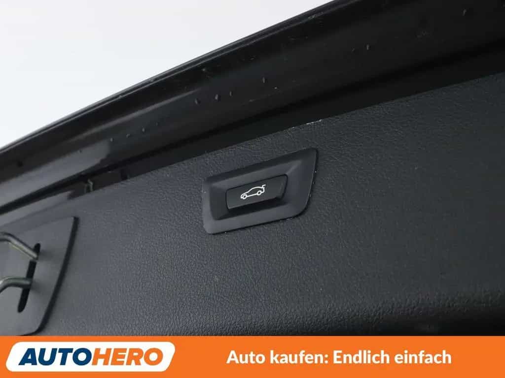 BMW 3 Series 330i M Sport Aut.*NAVI*LED*TEMPO*PANO*PDC*SHZ* 04/2019-photo-29