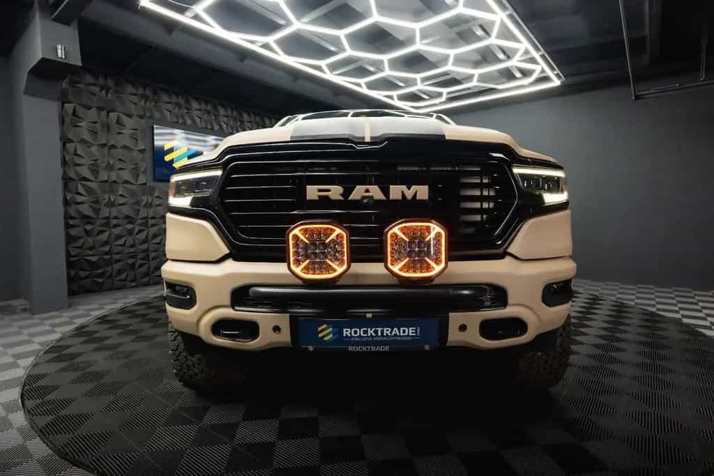 Dodge RAM 5.7 V8 HEMI 4x4 NIGHT GT SPORT Offroad 19% 10/2022-photo-3