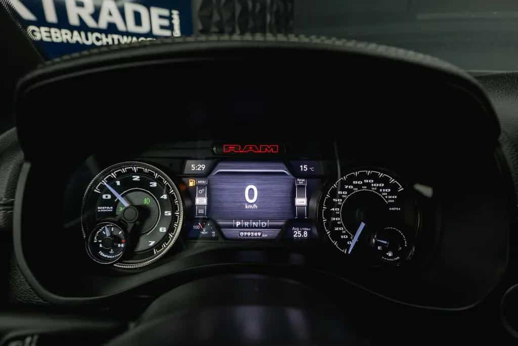 Dodge RAM 5.7 V8 HEMI 4x4 NIGHT GT SPORT Offroad 19% 10/2022-photo-38