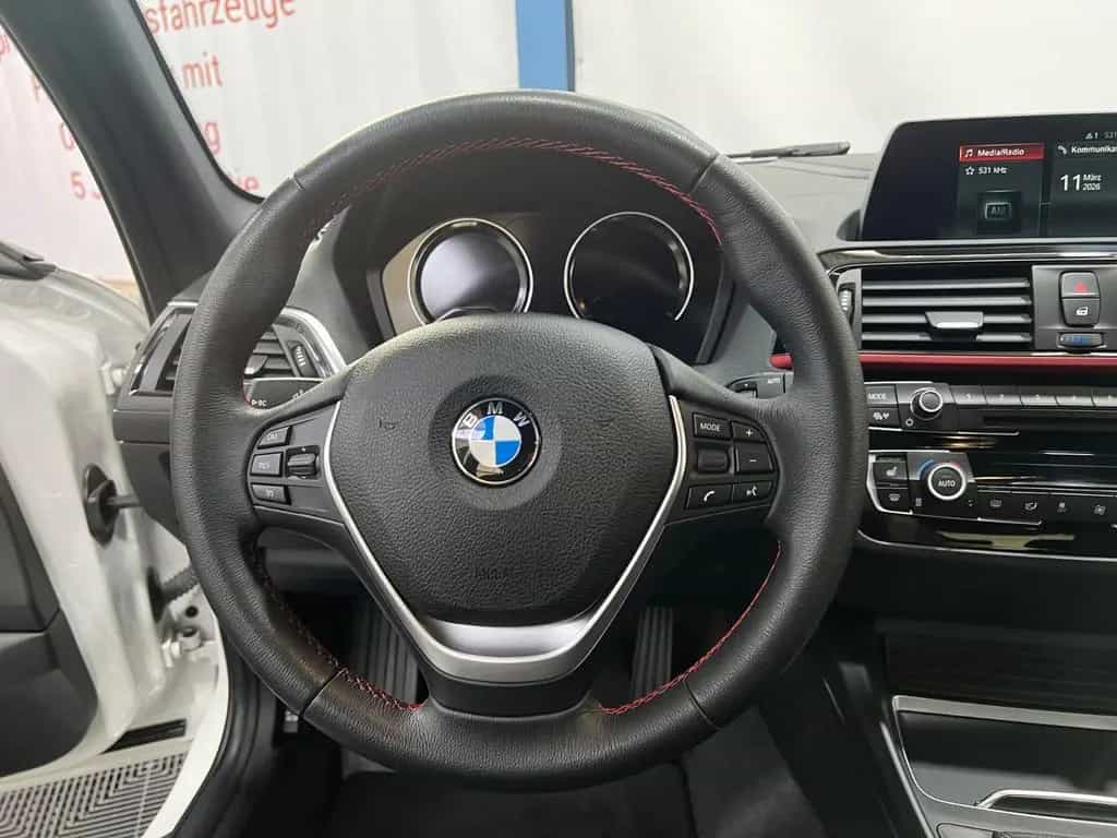 BMW 116 i Sport Line *LED-SW *Navi *Garantie 02/2018-photo-18