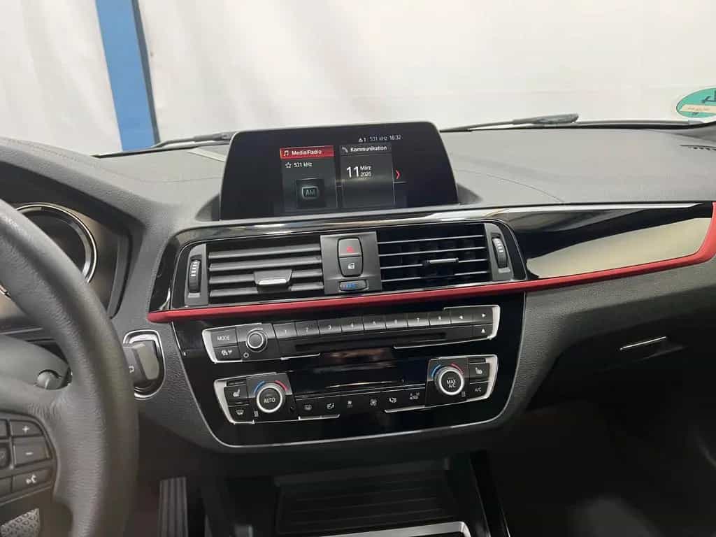 BMW 116 i Sport Line *LED-SW *Navi *Garantie 02/2018-photo-19