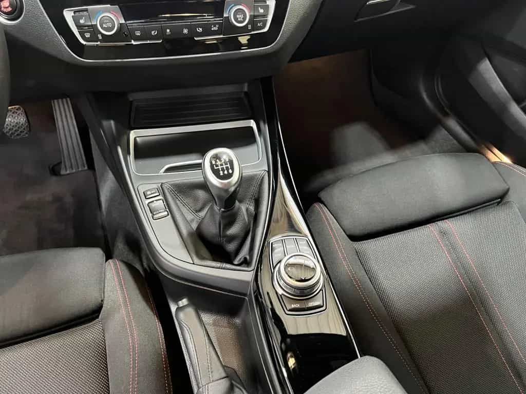 BMW 116 i Sport Line *LED-SW *Navi *Garantie 02/2018-photo-20